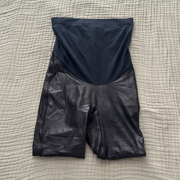 Spanx by Sara Blakely - Picture 3 of 5